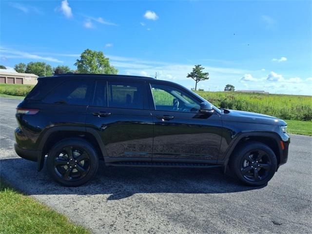 used 2024 Jeep Grand Cherokee car, priced at $36,900