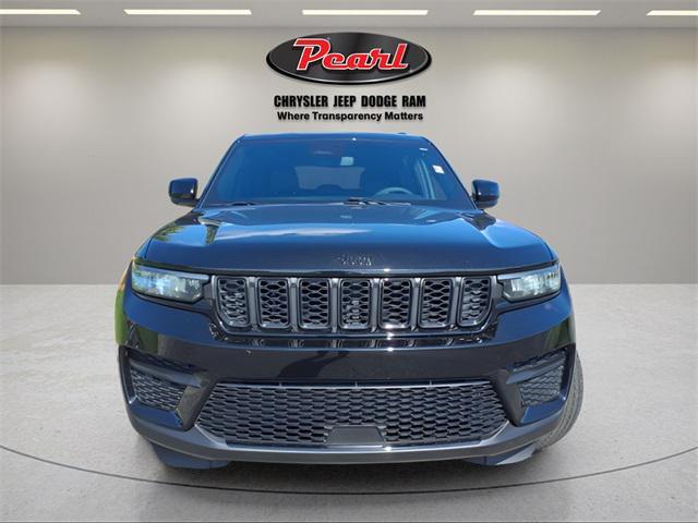 used 2024 Jeep Grand Cherokee car, priced at $33,629