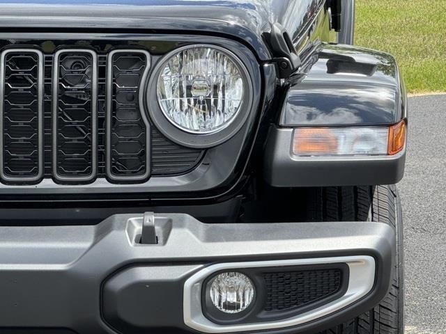 new 2024 Jeep Gladiator car, priced at $39,352