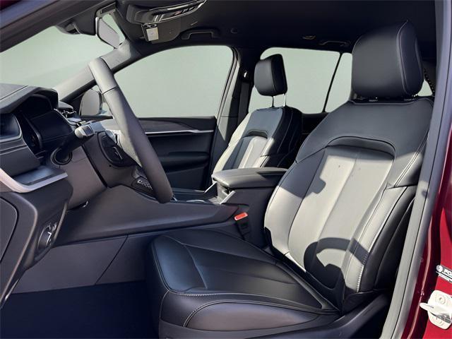 new 2025 Jeep Grand Cherokee car, priced at $43,398