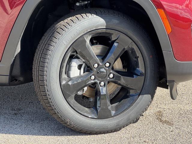 new 2025 Jeep Grand Cherokee car, priced at $43,398