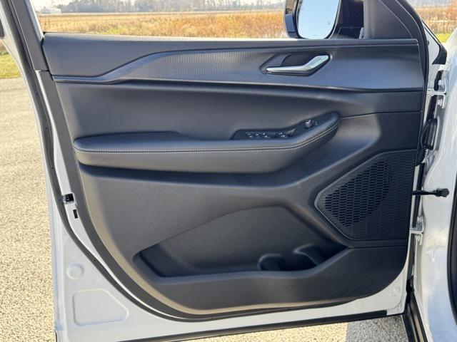 new 2025 Jeep Grand Cherokee L car, priced at $44,590