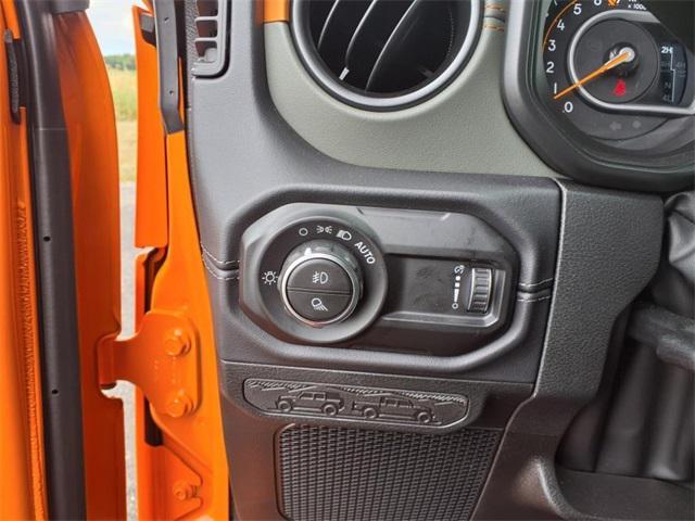 new 2025 Jeep Gladiator car, priced at $52,814