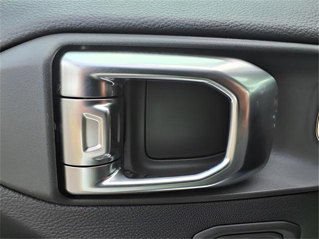 new 2025 Jeep Wrangler car, priced at $45,509