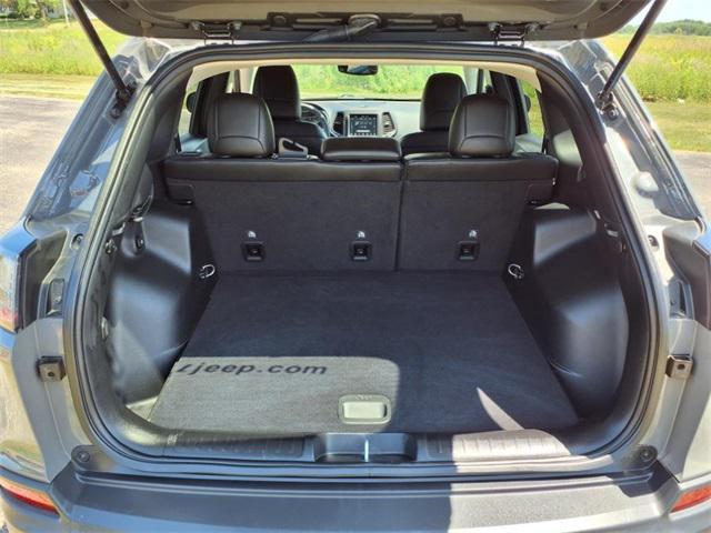 used 2022 Jeep Cherokee car, priced at $27,900
