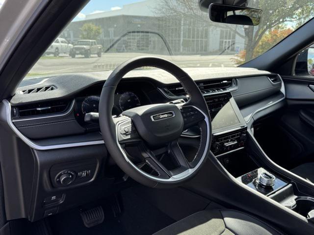new 2025 Jeep Grand Cherokee car, priced at $42,555