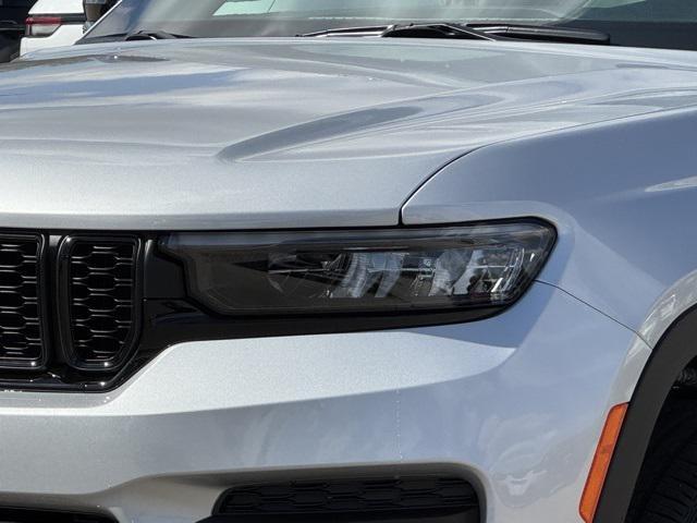 new 2025 Jeep Grand Cherokee car, priced at $42,072