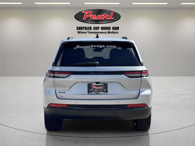 new 2025 Jeep Grand Cherokee car, priced at $42,072