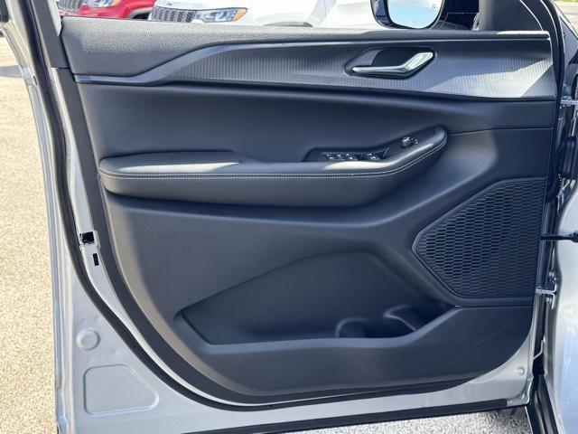 new 2025 Jeep Grand Cherokee car, priced at $42,555