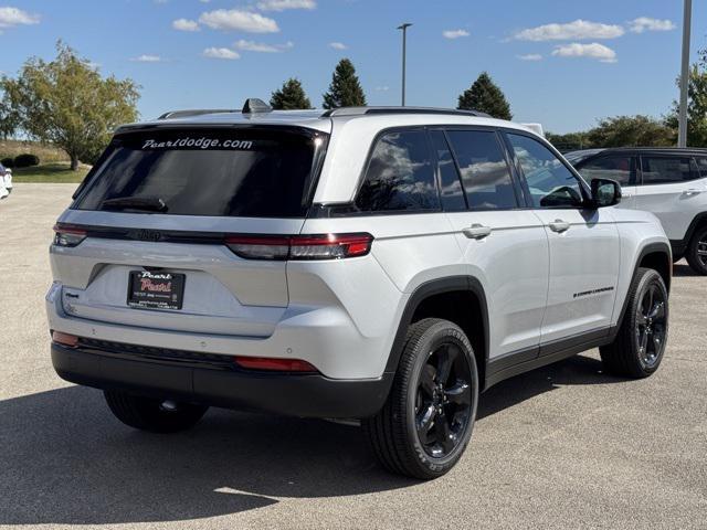new 2025 Jeep Grand Cherokee car, priced at $42,555