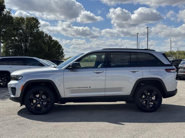 new 2025 Jeep Grand Cherokee car, priced at $42,555