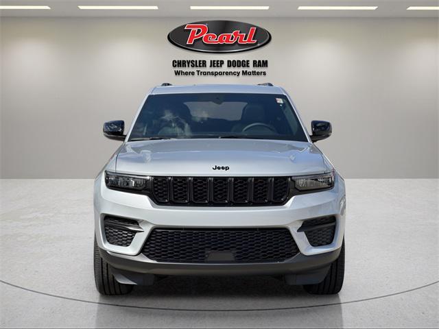 new 2025 Jeep Grand Cherokee car, priced at $42,072