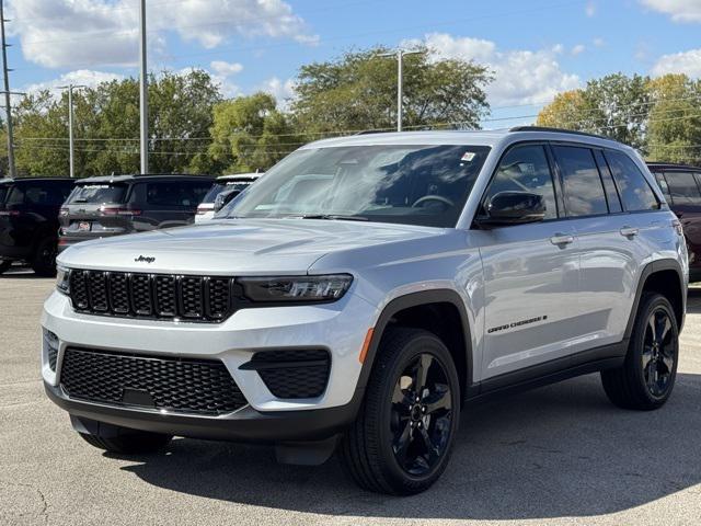 new 2025 Jeep Grand Cherokee car, priced at $42,555