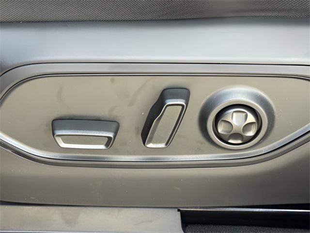 new 2025 Jeep Grand Cherokee car, priced at $42,072