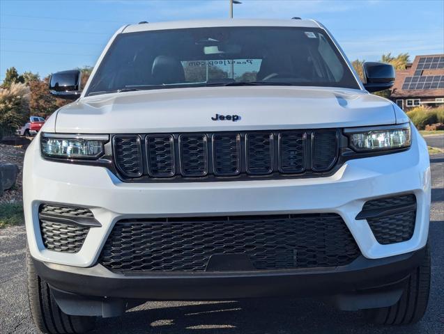 new 2025 Jeep Grand Cherokee car, priced at $42,233