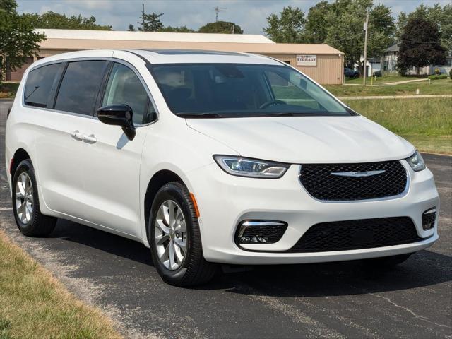 new 2024 Chrysler Pacifica car, priced at $41,168