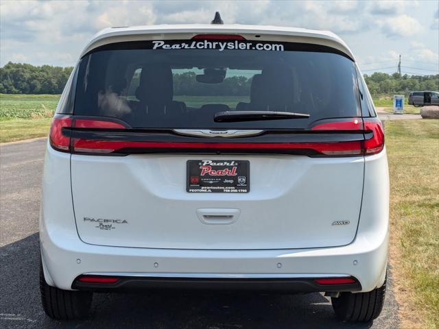 new 2024 Chrysler Pacifica car, priced at $41,168