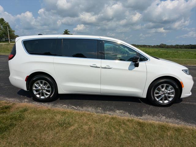 new 2024 Chrysler Pacifica car, priced at $41,168