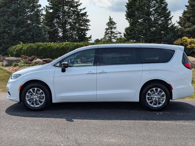 new 2024 Chrysler Pacifica car, priced at $41,168