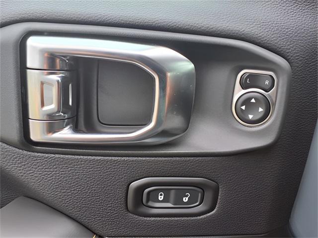 new 2025 Jeep Gladiator car, priced at $42,604