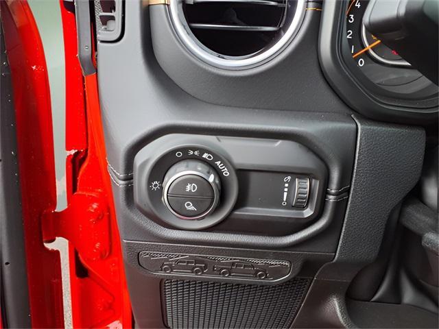 new 2025 Jeep Gladiator car, priced at $42,621