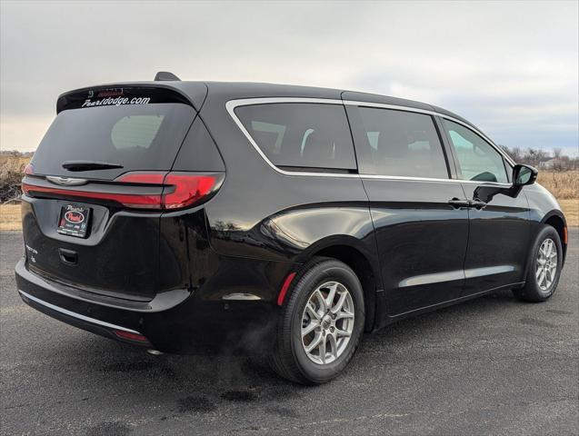 new 2025 Chrysler Pacifica car, priced at $47,070