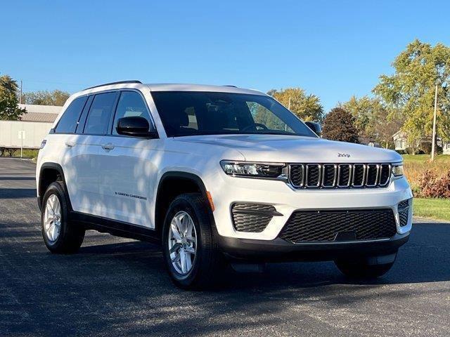 new 2025 Jeep Grand Cherokee car, priced at $39,926