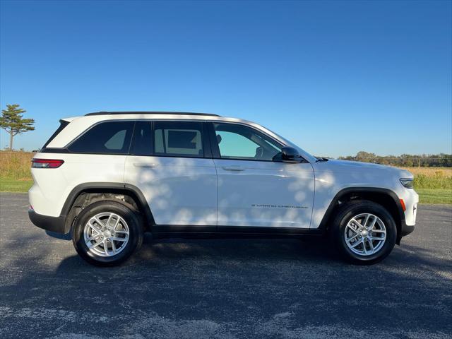 new 2025 Jeep Grand Cherokee car, priced at $38,576