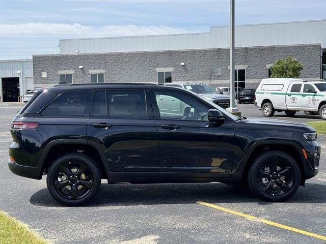 new 2024 Jeep Grand Cherokee car, priced at $44,858