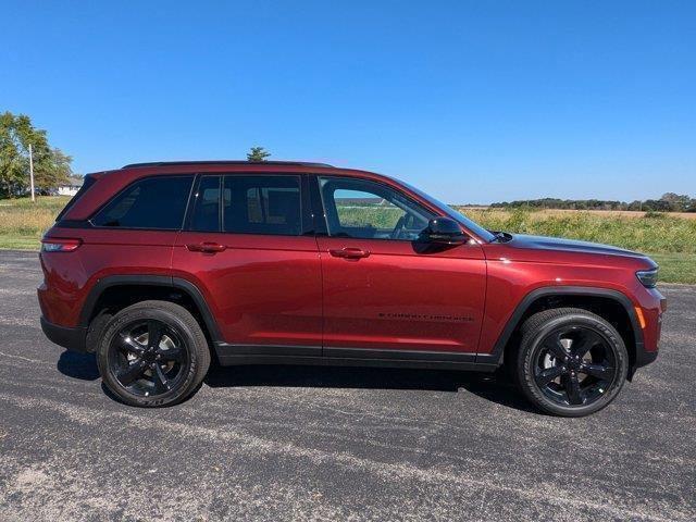 new 2025 Jeep Grand Cherokee car, priced at $44,101