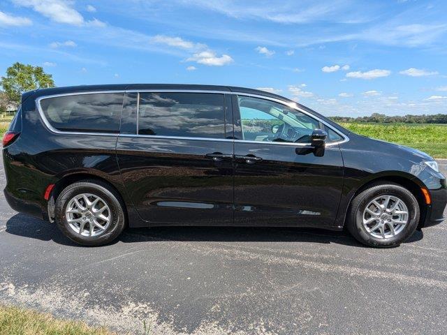 new 2024 Chrysler Pacifica car, priced at $36,459