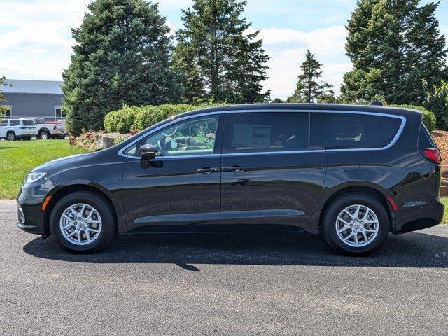 new 2024 Chrysler Pacifica car, priced at $36,459