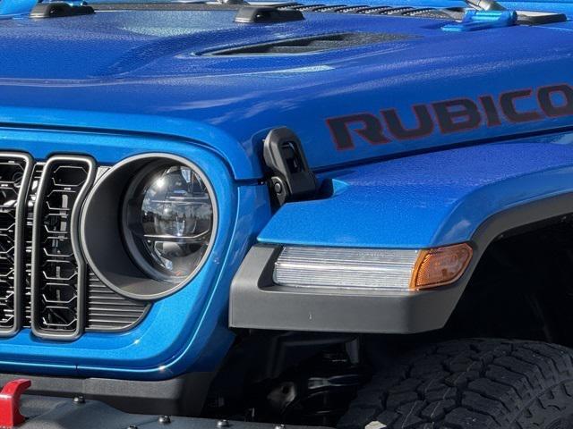 new 2025 Jeep Gladiator car, priced at $53,678