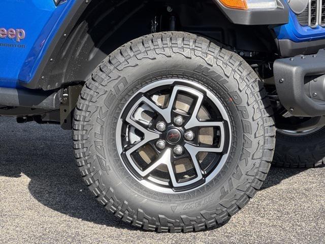 new 2025 Jeep Gladiator car, priced at $53,678