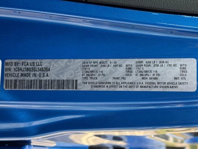 new 2025 Jeep Gladiator car, priced at $53,678