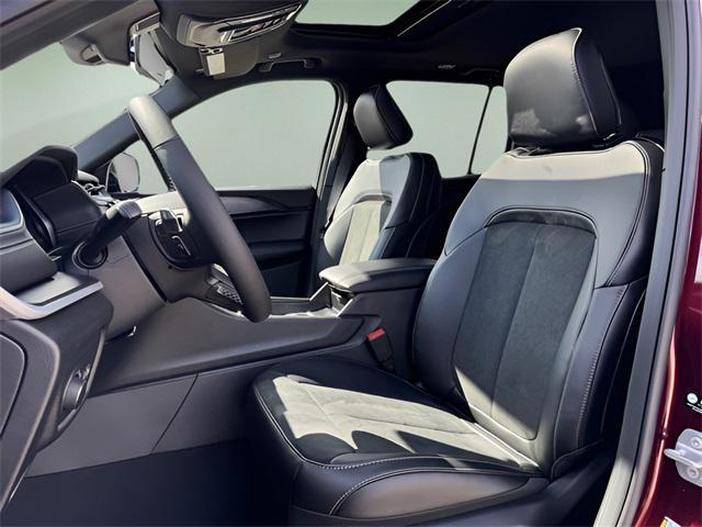 new 2025 Jeep Grand Cherokee car, priced at $42,822