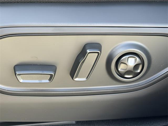 new 2025 Jeep Grand Cherokee car, priced at $42,822