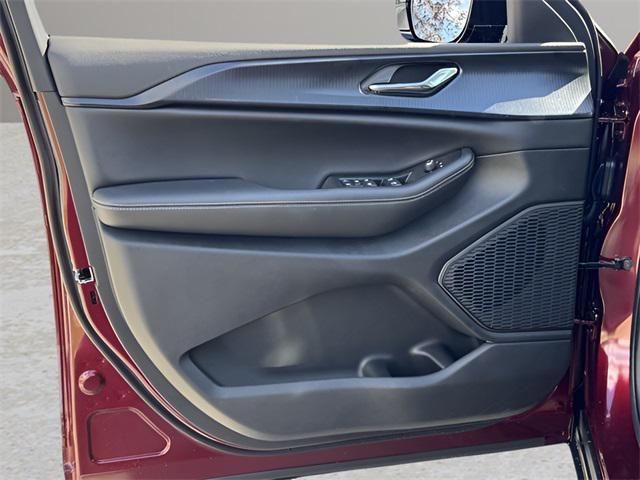 new 2025 Jeep Grand Cherokee car, priced at $42,822