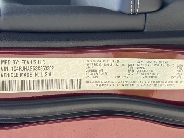 new 2025 Jeep Grand Cherokee car, priced at $42,822