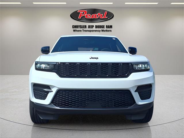 new 2025 Jeep Grand Cherokee car, priced at $42,304