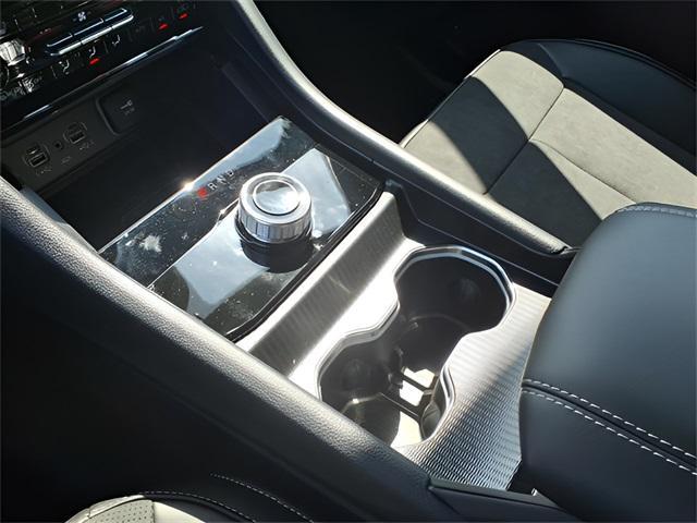new 2025 Jeep Grand Cherokee car, priced at $42,304