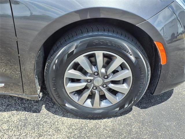 used 2019 Chrysler Pacifica car, priced at $16,000