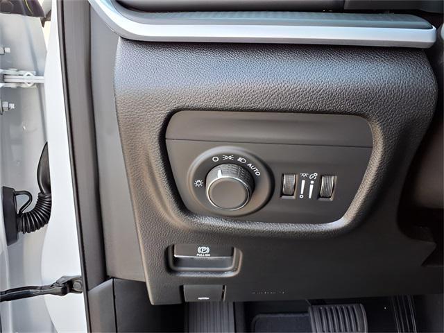 used 2025 Jeep Grand Cherokee car, priced at $37,922