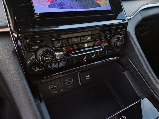 used 2025 Jeep Grand Cherokee car, priced at $39,900