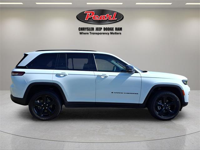 used 2025 Jeep Grand Cherokee car, priced at $37,922