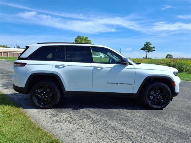 used 2025 Jeep Grand Cherokee car, priced at $39,900