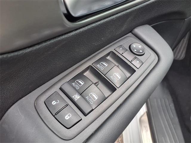new 2025 Chrysler Pacifica car, priced at $47,573