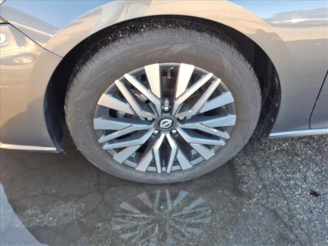 used 2024 Nissan Altima car