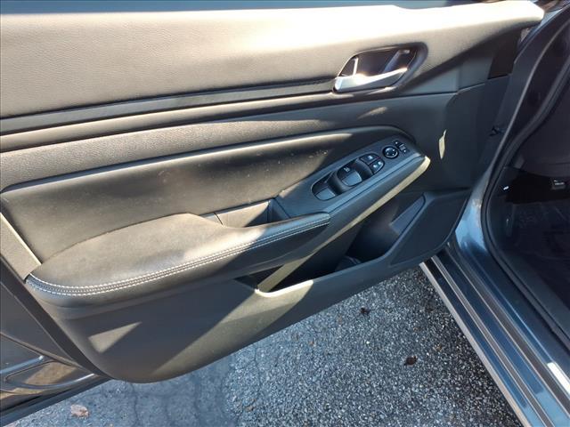 used 2024 Nissan Altima car