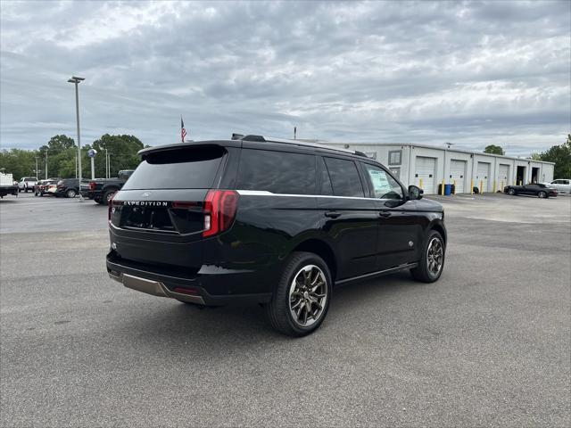 new 2025 Ford Expedition car, priced at $83,478